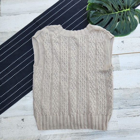 Evereve Chloe Cable Sweater Vest Oatmeal V Neck Size Small - Picture 3 of 6